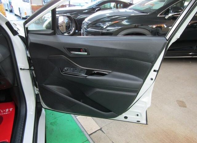 
								TOYOTA C-HR 2023 full									