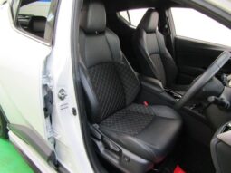 
										TOYOTA C-HR 2023 full									