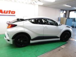 
										TOYOTA C-HR 2023 full									