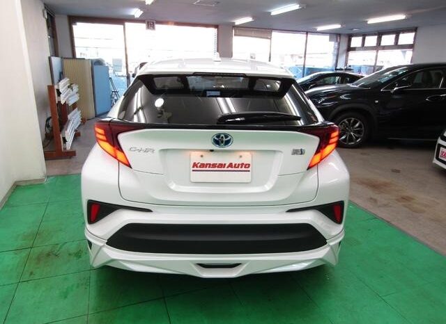 
								TOYOTA C-HR 2023 full									