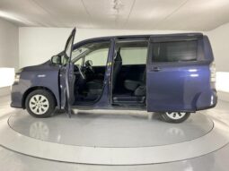 
										TOYOTA VOXY 2012 full									