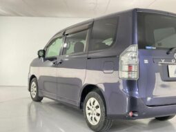 
										TOYOTA VOXY 2012 full									
