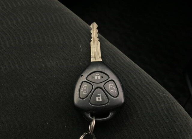 
								TOYOTA VOXY 2012 full									