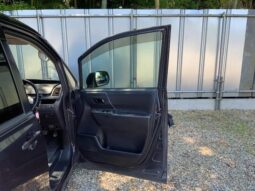 
										TOYOTA VOXY 2012 full									