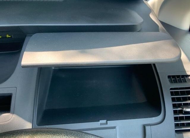 
								TOYOTA VOXY 2012 full									