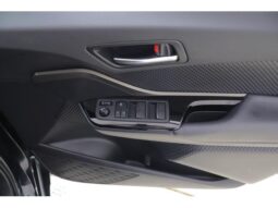 
										TOYOTA C-HR 2023 full									