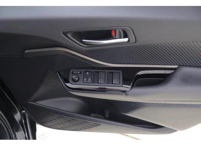 
								TOYOTA C-HR 2023 full									