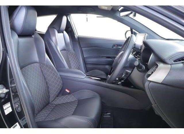 
								TOYOTA C-HR 2023 full									