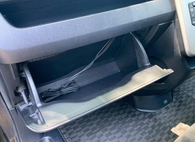 
								TOYOTA VOXY 2012 full									