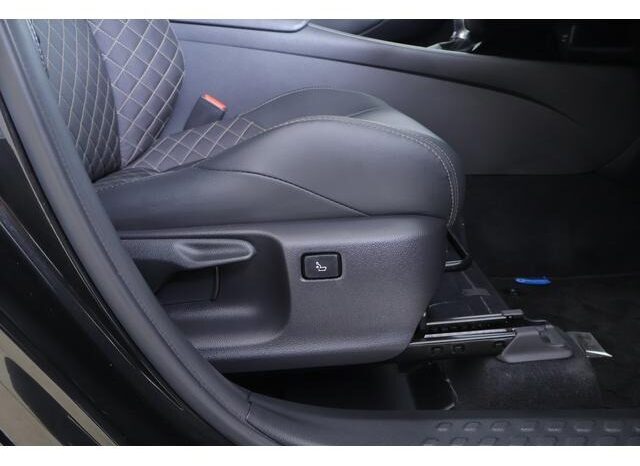 
								TOYOTA C-HR 2023 full									