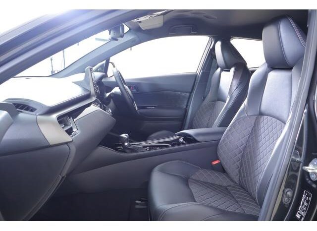 
								TOYOTA C-HR 2023 full									