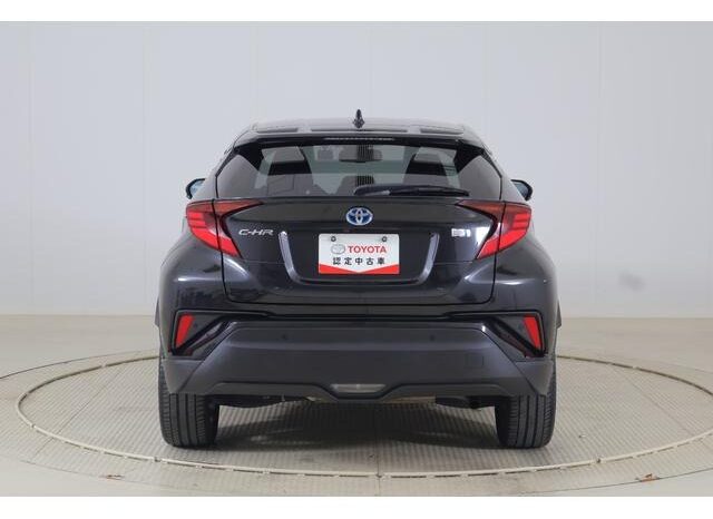 
								TOYOTA C-HR 2023 full									