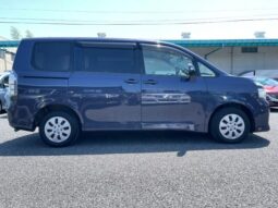 
										TOYOTA VOXY 2012 full									