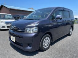 
										TOYOTA VOXY 2012 full									