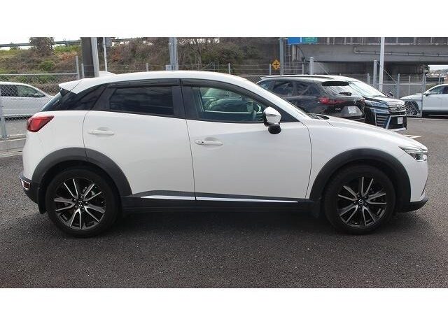 
								MAZDA CX-3 full									