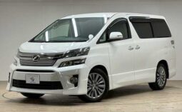 TOYOTA VELLFIRE 2013