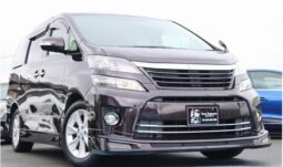 TOYOTA VELLFIRE 2013