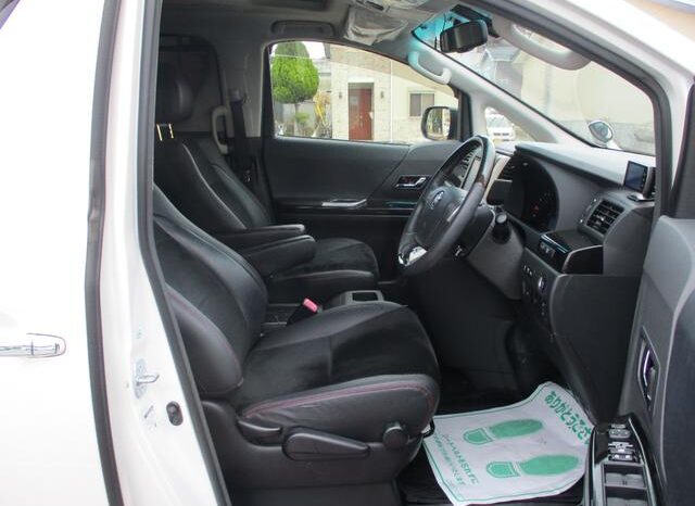 
								TOYOTA VELLFIRE 2013 full									