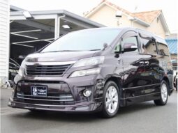 TOYOTA VELLFIRE 2013