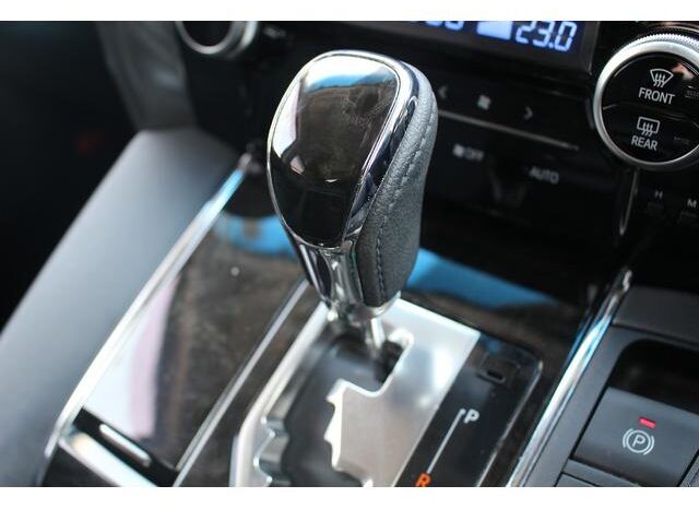 
								TOYOTA VELLFIRE 2015 full									