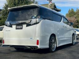 
										TOYOTA VELLFIRE 2017 full									