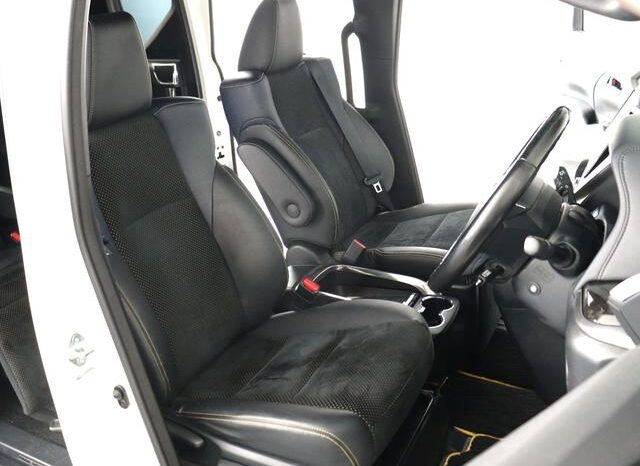 
								TOYOTA VELLFIRE 2016 full									