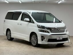 TOYOTA VELLFIRE 2013