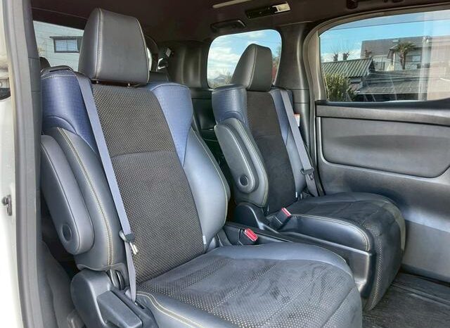 
								TOYOTA VELLFIRE 2017 full									