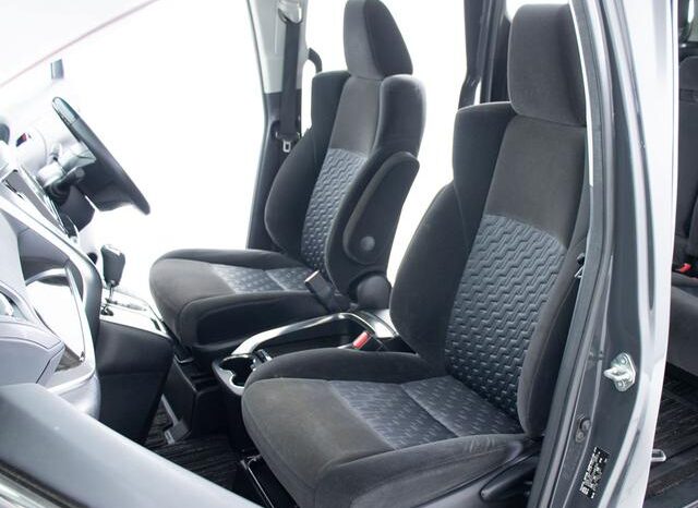 
								TOYOTA VELLFIRE 2015 full									