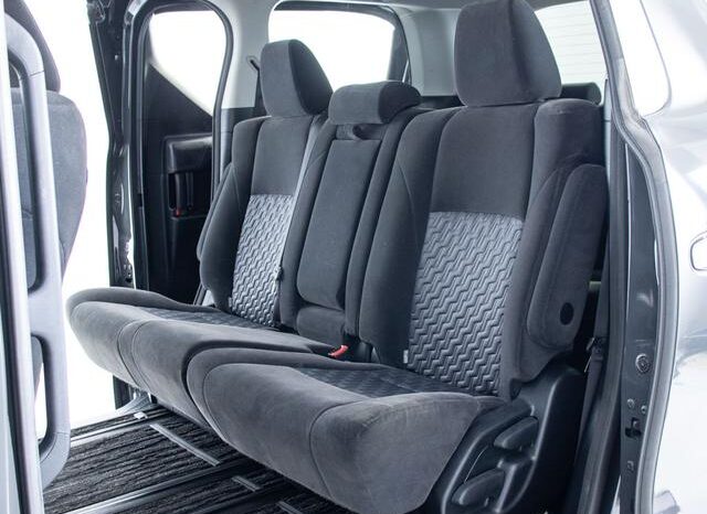 
								TOYOTA VELLFIRE 2015 full									