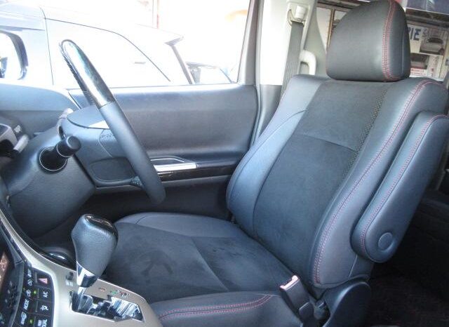 
								TOYOTA VELLFIRE 2013 full									