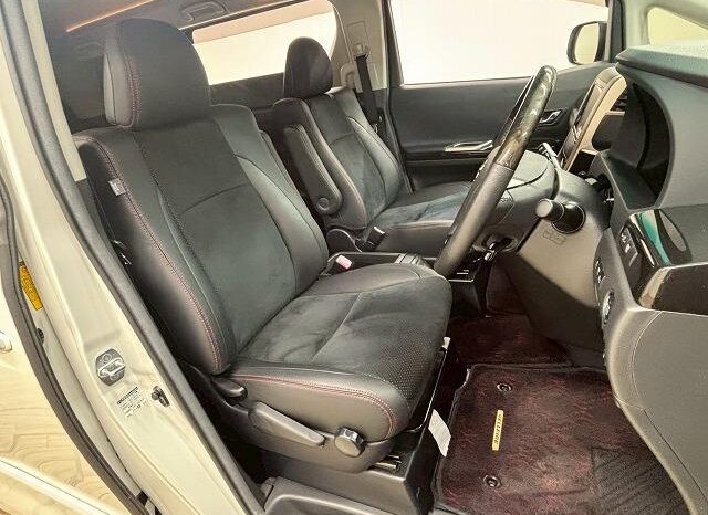 
								TOYOTA VELLFIRE 2013 full									