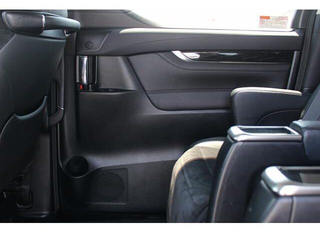 
								TOYOTA VELLFIRE 2015 full									