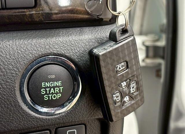 
								TOYOTA VELLFIRE 2013 full									