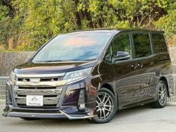 TOYOTA NOAH 2017