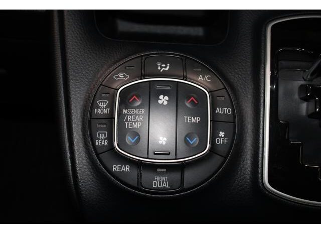 
								TOYOTA NOAH 2019 full									