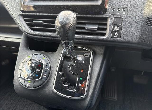 
								TOYOTA NOAH 2014 full									