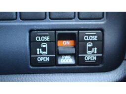 
										TOYOTA NOAH 2014 full									