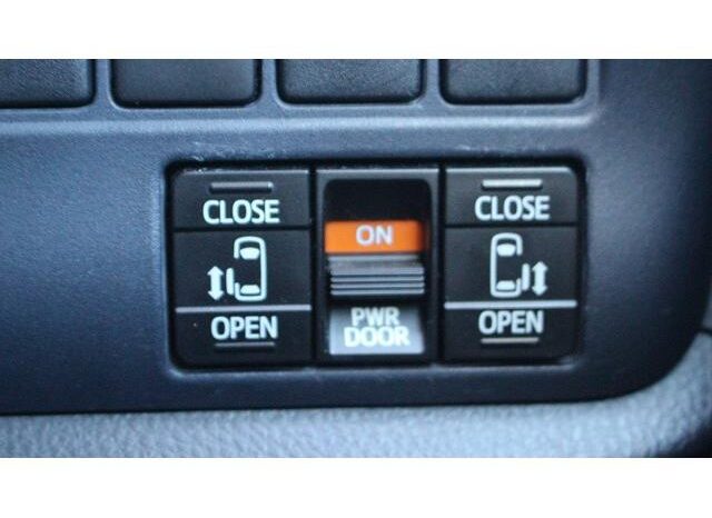 
								TOYOTA NOAH 2014 full									