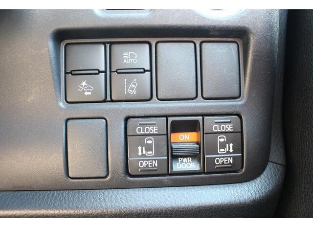 
								TOYOTA NOAH 2017 full									