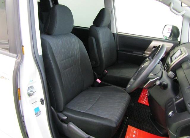
								TOYOTA NOAH 2012 full									
