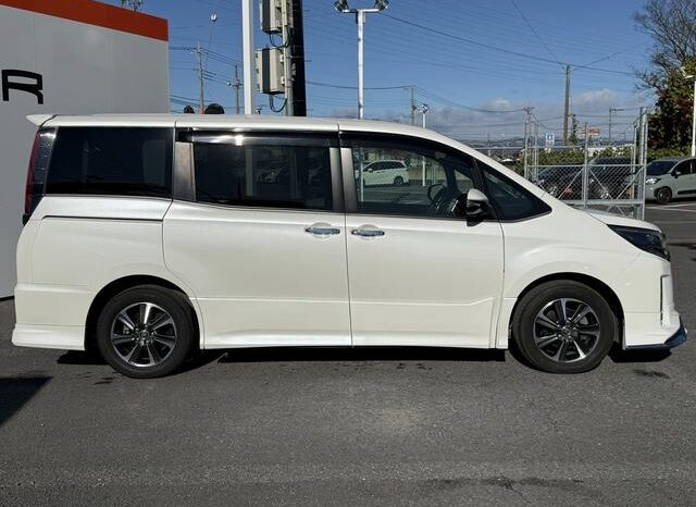 
								TOYOTA NOAH 2018 full									