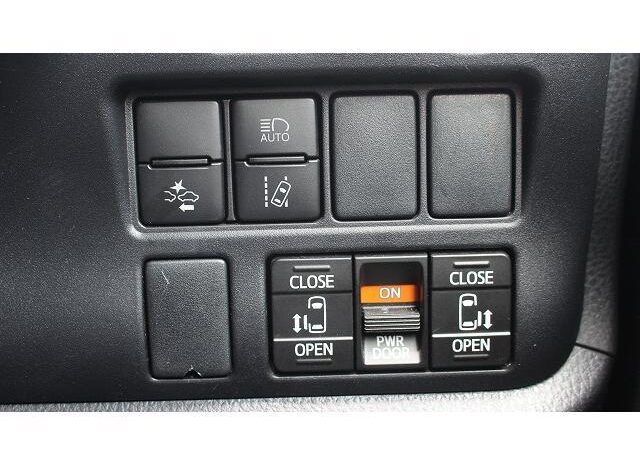 
								TOYOTA NOAH 2019 full									