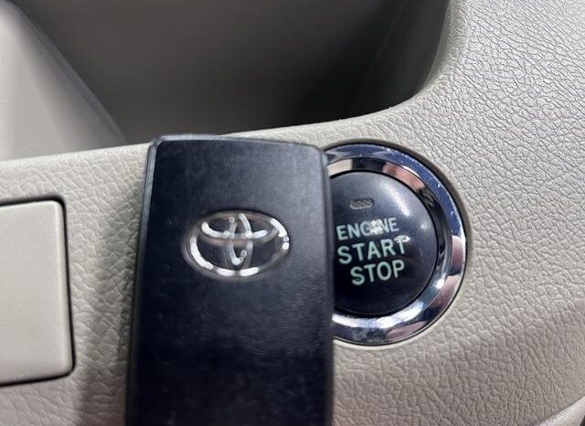 
								TOYOTA NOAH 2011 full									