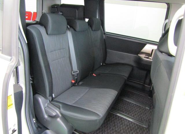 
								TOYOTA NOAH 2012 full									