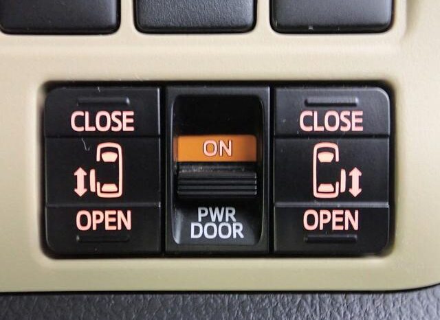 
								TOYOTA NOAH 2014 full									