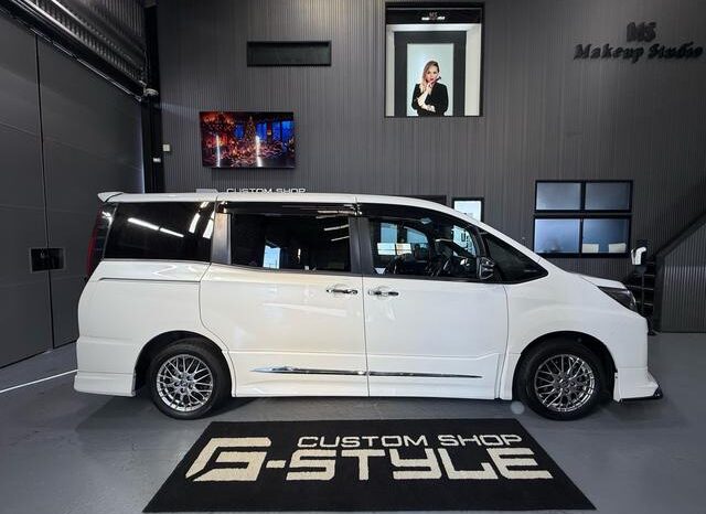 
								TOYOTA NOAH 2021 full									