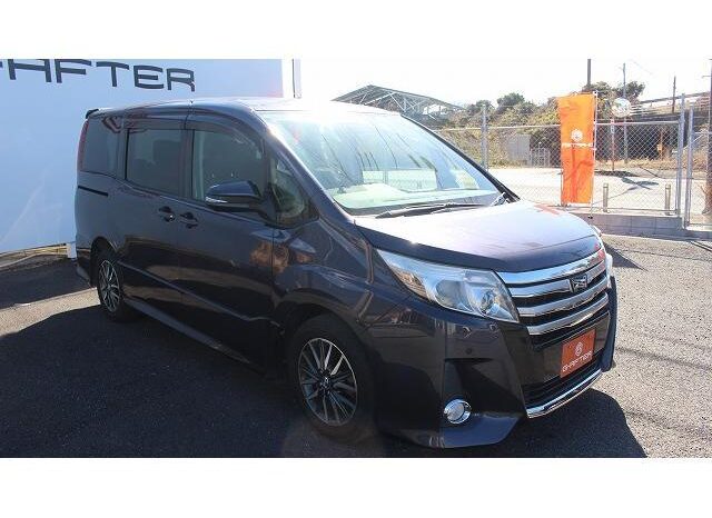 
								TOYOTA NOAH 2014 full									