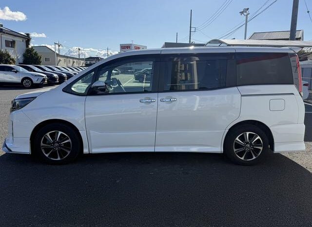 
								TOYOTA NOAH 2018 full									