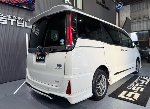 
								TOYOTA NOAH 2021 full									